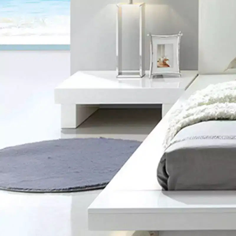 Comodino Bianco: Basso Profilo, Porta USB Integrata, Moderno