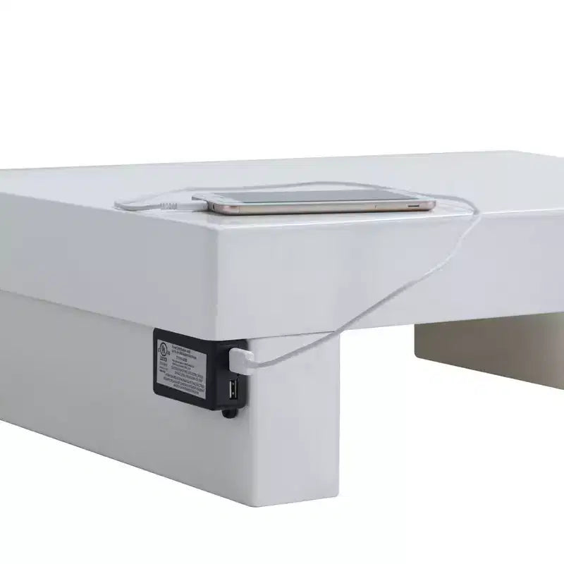 Comodino Bianco: Basso Profilo, Porta USB Integrata, Moderno