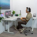 Ampia scrivania angolare elettrica ad altezza regolabile, scrivania automatica con regolazione fluida ed ergonomica dell'altezza, struttura in acciaio, bianca